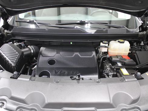 Used 2021 Chevrolet Traverse LT FWD image 10