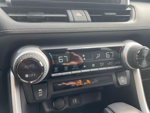 Used 2024 Toyota RAV4 XLE w/ Convenience Package image 27