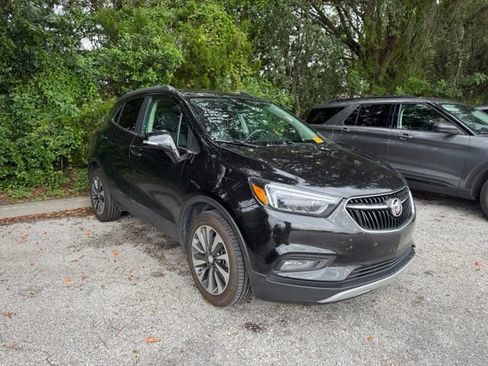 Used 2020 Buick Encore Essence FWD image 2