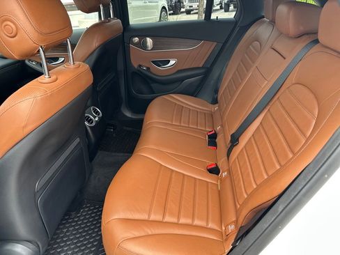 Used 2021 Mercedes-Benz GLC 300 4MATIC image 31
