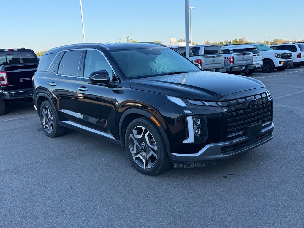 Used 2024 Hyundai Palisade Limited AWD/4WD image 2