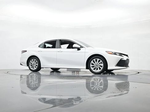 Used 2024 Toyota Camry LE FWD image 34