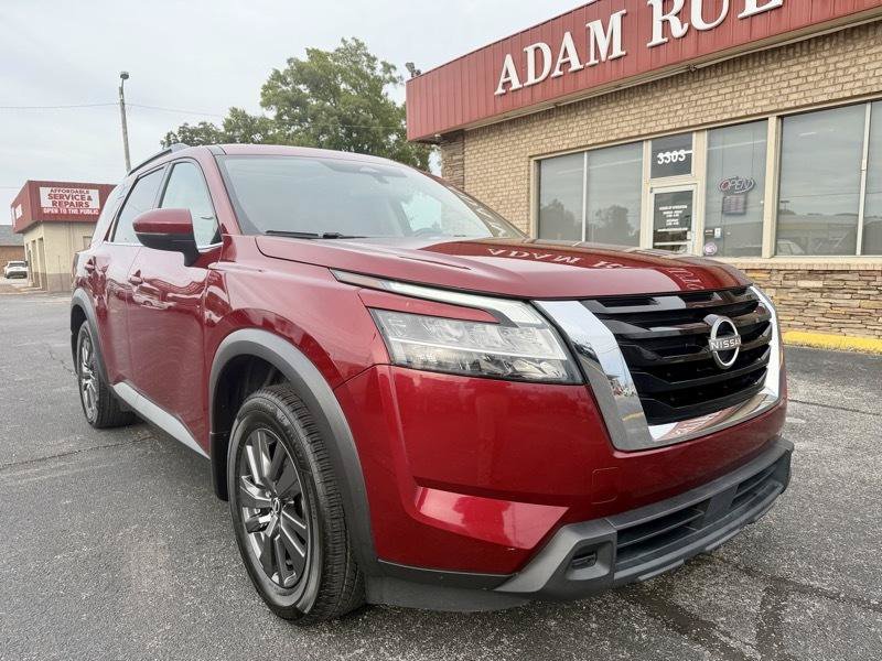 Used 2022 Nissan Pathfinder SV w/ SV Premium Package AWD/4WD image 2
