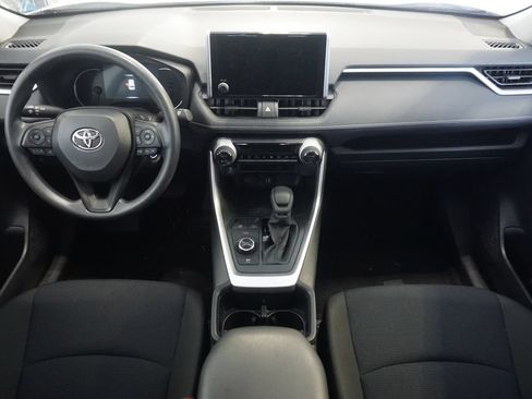 Used 2025 Toyota RAV4 LE AWD/4WD image 22