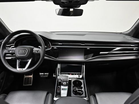 Used 2021 Audi RS Q8 w/ Carbon Optic Package image 7
