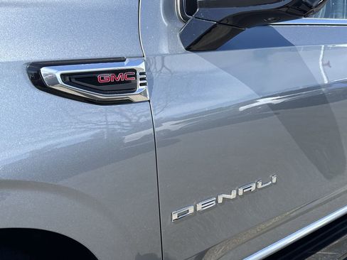 Used 2025 GMC Yukon XL Denali image 30