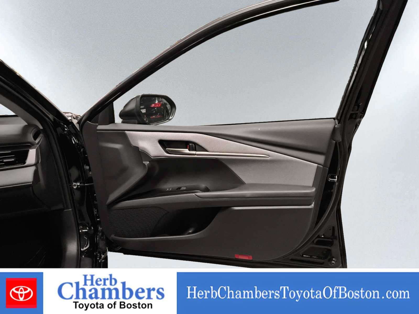 Used 2025 Toyota Camry LE AWD/4WD image 29