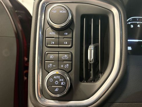 Used 2022 GMC Sierra 1500 Elevation w/ Driver Alert Package I AWD/4WD image 17