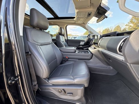 Used 2025 Ford Expedition Max Active image 12