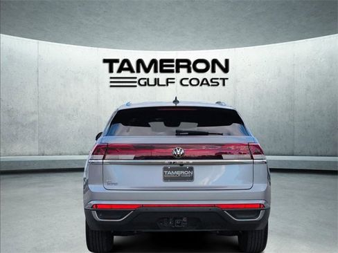 Used 2024 Volkswagen Atlas Cross Sport SE image 4