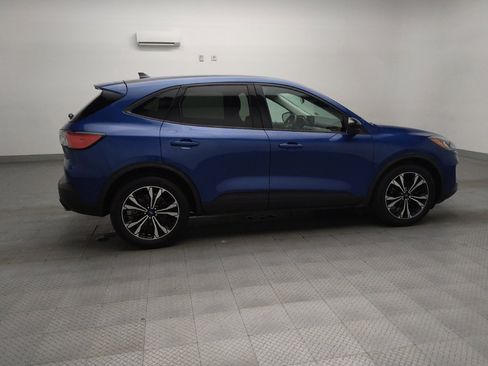 Used 2022 Ford Escape SE w/ SE Sport Appearance Package image 10