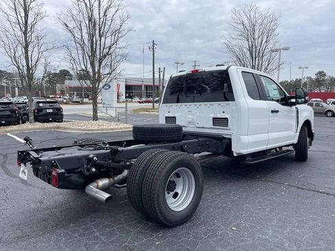 New 2026 Ford F350 XL w/ XL Chrome Package RWD image 3