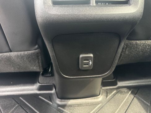 Used 2021 Chevrolet Equinox LT FWD image 33