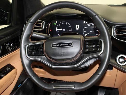 Used 2025 Jeep Grand Wagoneer Series III w/ Rear Seat Video Group 1 AWD/4WD image 24