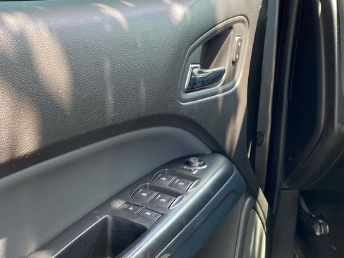 Used 2016 Chevrolet Colorado Z71 AWD/4WD image 11