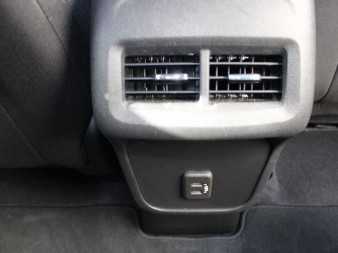 Used 2024 Chevrolet Equinox LT image 25