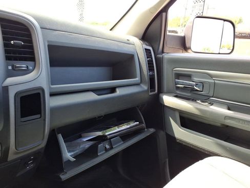 Used 2016 RAM 2500 Tradesman w/ Chrome Appearance Group AWD/4WD image 14