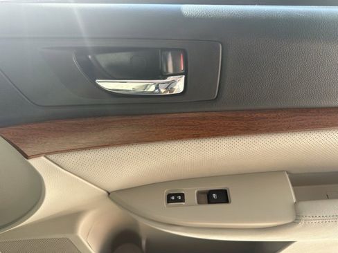 Used 2014 Subaru Outback 2.5i Limited image 15