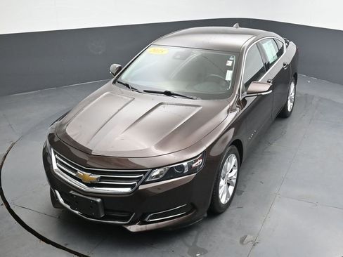 Used 2015 Chevrolet Impala LT w/ Convenience Package image 28