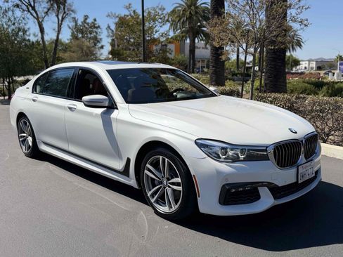 Used 2018 BMW 740e xDrive AWD/4WD image 9