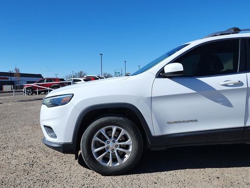 Used 2019 Jeep Cherokee Latitude w/ Popular Appearance Group image 10