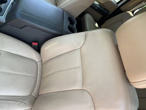 Used 2011 Ford F250 Lariat w/ Lariat Interior Pkg AWD/4WD image 11
