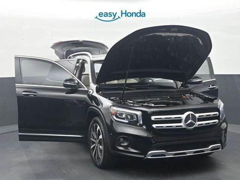 Used 2021 Mercedes-Benz GLB 250 w/ Premium Package image 36