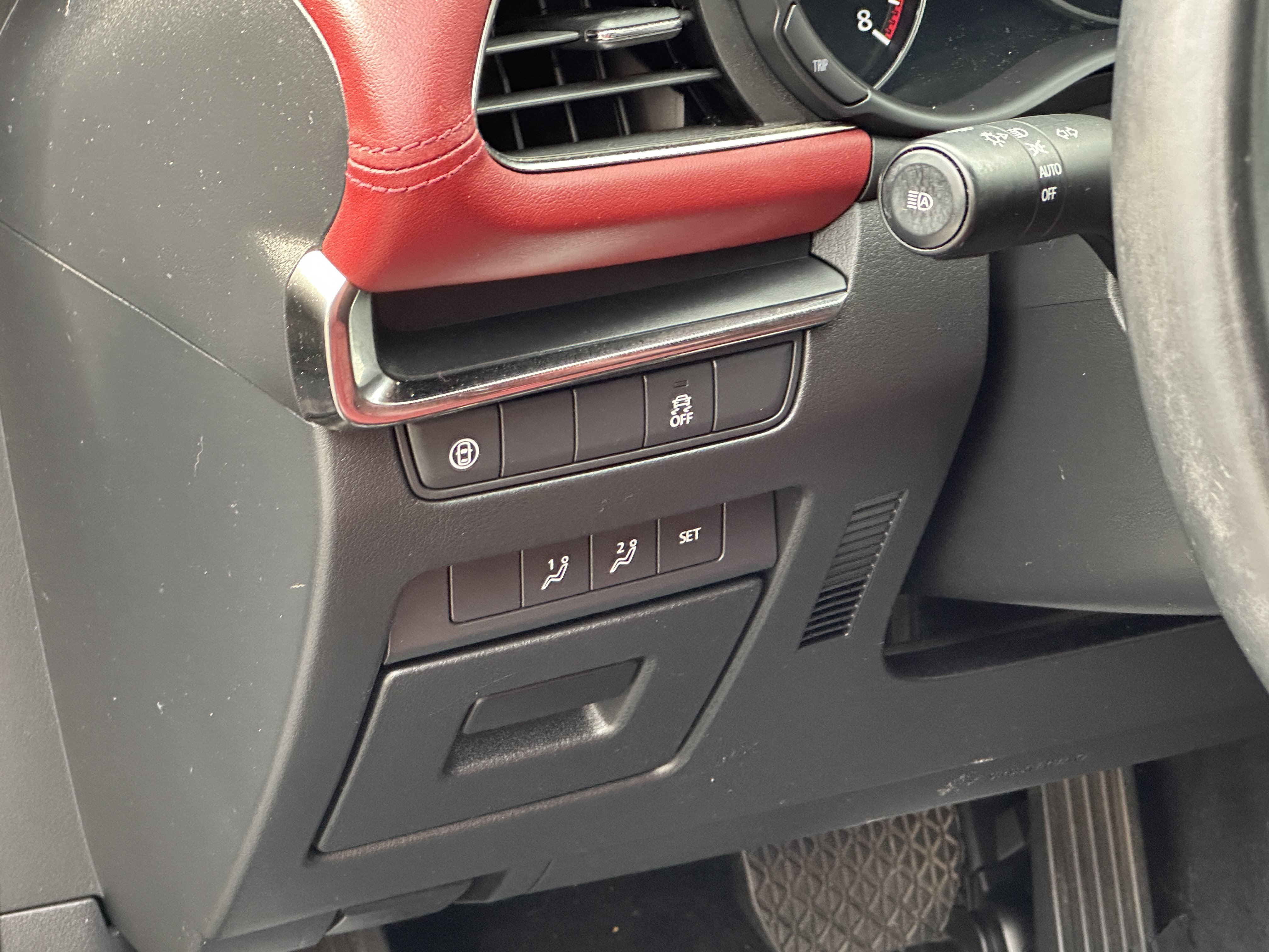 Used 2019 MAZDA MAZDA3 AWD Hatchback w/ Premium Pkg image 6