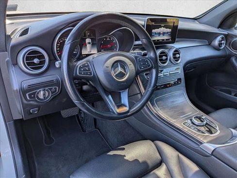Used 2018 Mercedes-Benz GLC 300 4MATIC image 10