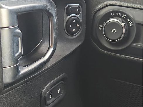Used 2023 Jeep Wrangler Unlimited Sport AWD/4WD image 13