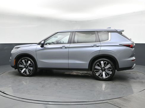 New 2026 Mitsubishi Outlander AWD image 4