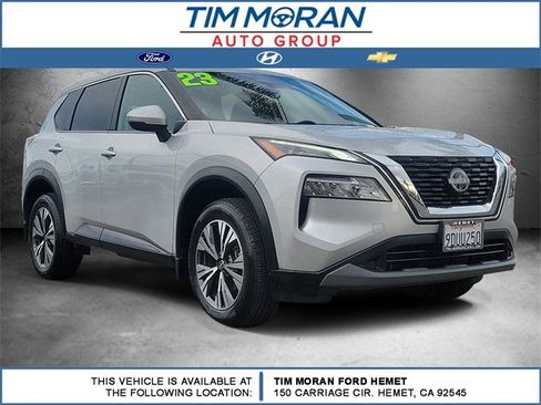 Used 2023 Nissan Rogue SV image 1