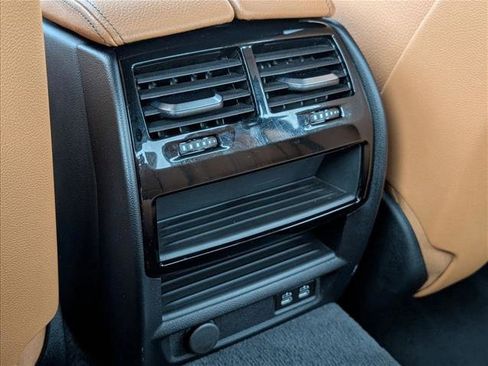 Used 2023 BMW 540i w/ Premium Package image 18