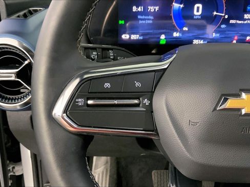 Used 2025 Chevrolet Equinox EV LT FWD image 18
