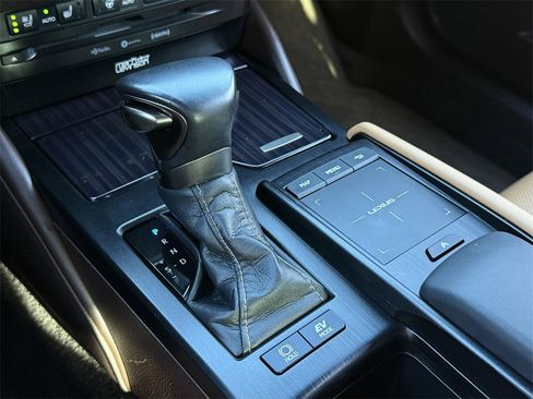 Used 2021 Lexus ES 300h Ultra Luxury w/ Accessory Package 2 image 18