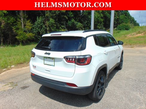 Certified 2025 Jeep Compass Latitude w/ Convenience Group AWD/4WD image 17