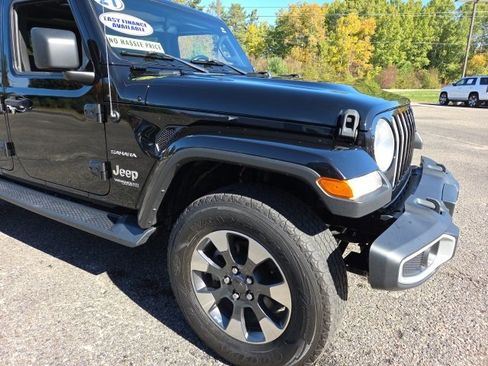 Used 2021 Jeep Wrangler Unlimited Sahara w/ Uconnect 4C Nav & Sound Group image 28