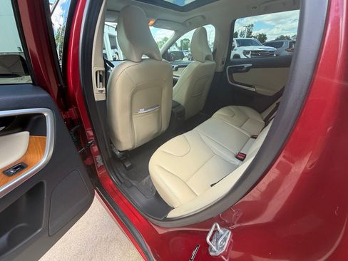 Used 2017 Volvo XC60 T5 Inscription w/ Preferred Option Package AWD/4WD image 32