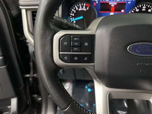 Used 2024 Ford Expedition XLT image 14