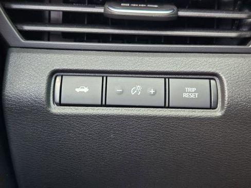 Used 2024 Nissan Altima 2.5 SR FWD image 28