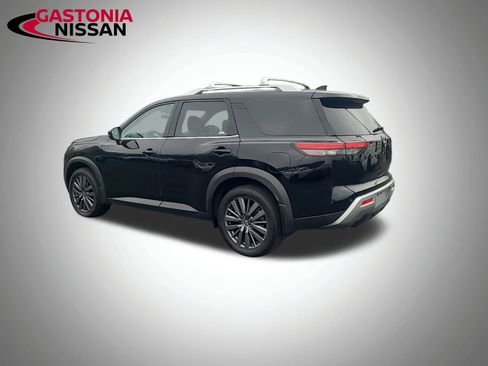 Used 2024 Nissan Pathfinder SL w/ SL Premium Package image 7