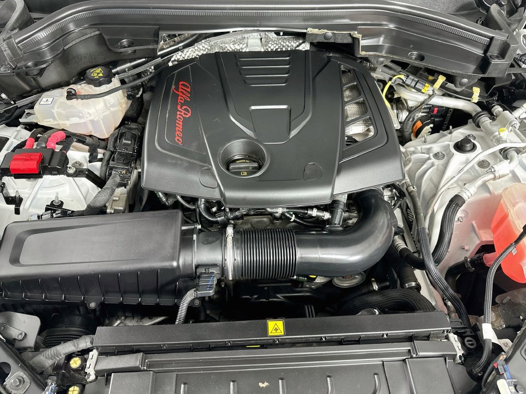 Used 2023 Alfa Romeo Stelvio Sprint AWD/4WD image 38
