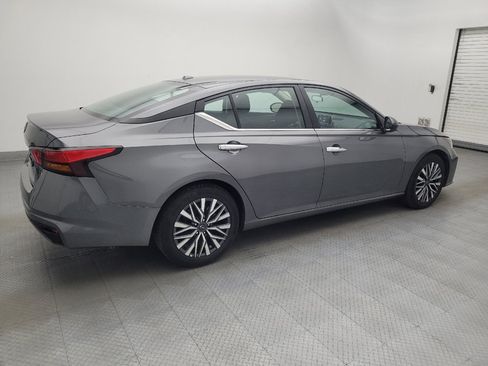Used 2025 Nissan Altima 2.5 SV FWD image 10