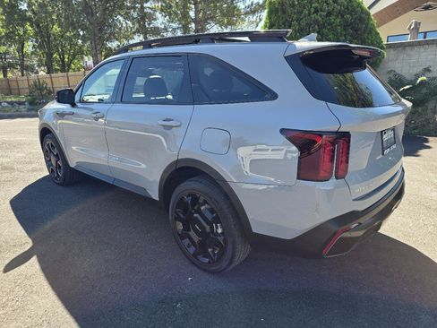Used 2024 Kia Sorento X-Line EX AWD/4WD image 3