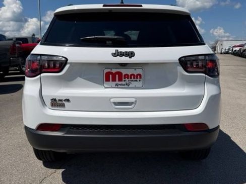 Used 2025 Jeep Compass Latitude w/ Altitude Special Edition AWD/4WD image 5