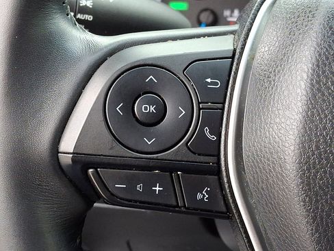 Used 2022 Toyota Venza LE image 21