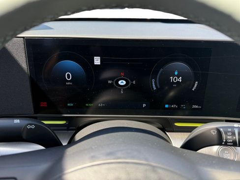 Certified 2025 Hyundai Kona Limited FWD image 11