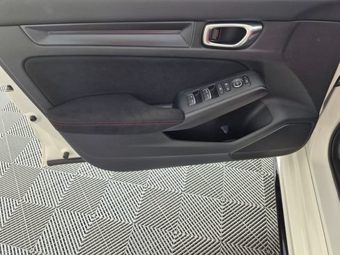 Used 2025 Honda Civic Type R image 9