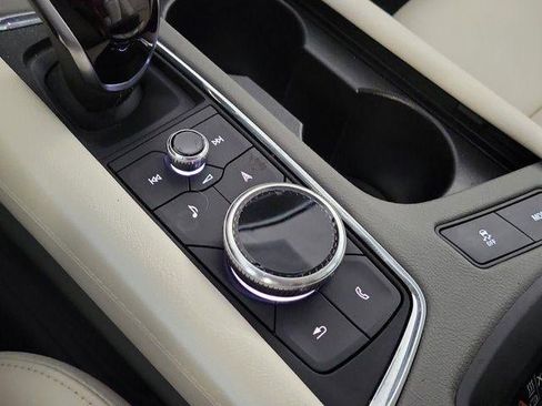 Used 2021 Cadillac XT6 Premium Luxury image 29