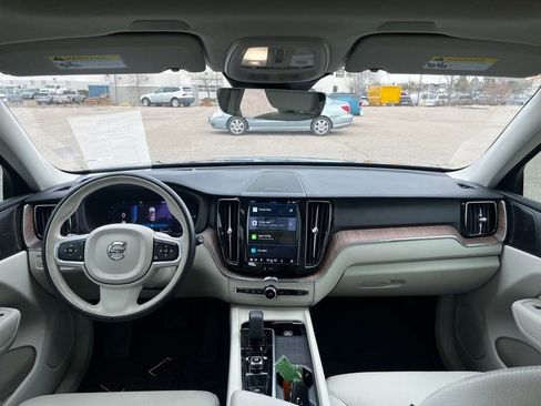 Used 2022 Volvo XC60 T8 Inscription Expression image 14
